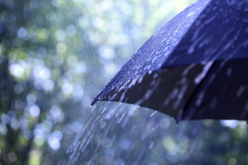How Solar Battery Backup Helps During Spring Storms